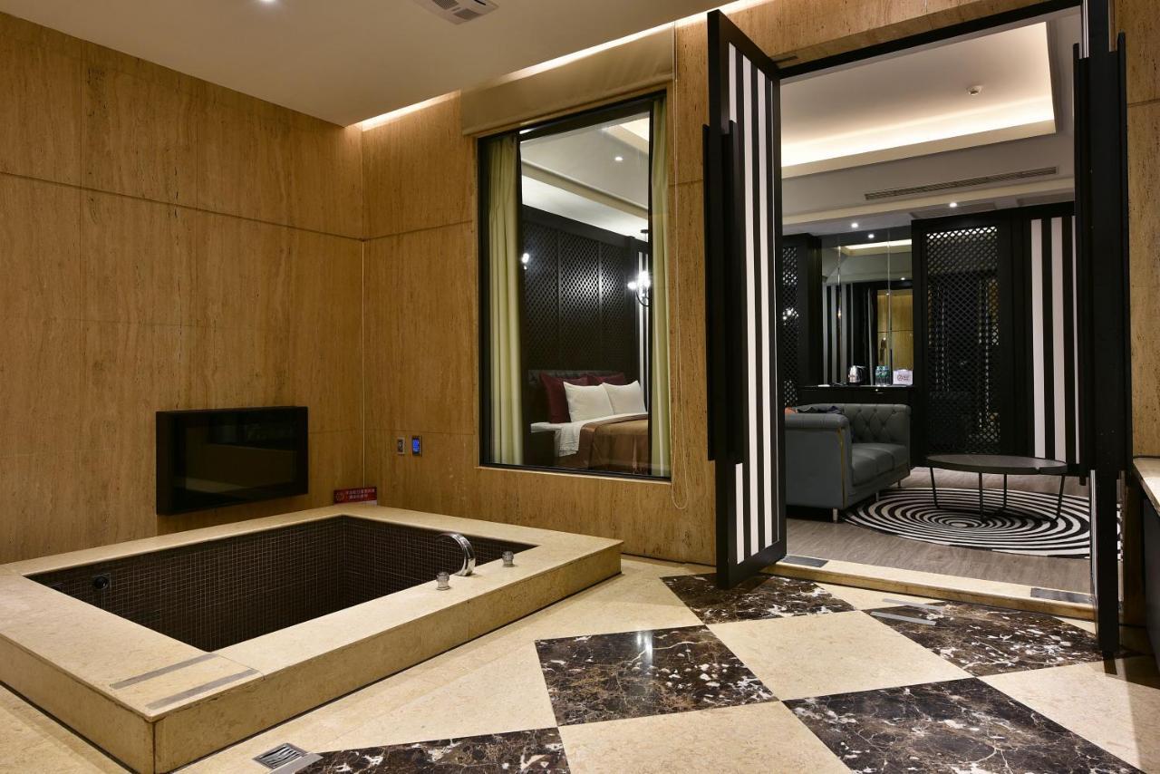Venice Motel Taichung Exterior foto